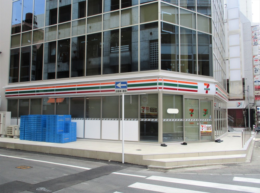 山小屋跡に8階建て複合商業ビルが完成・・」・・サムライ 山小屋跡に8階建て複合商業ビルが完成・・」・・サムライ