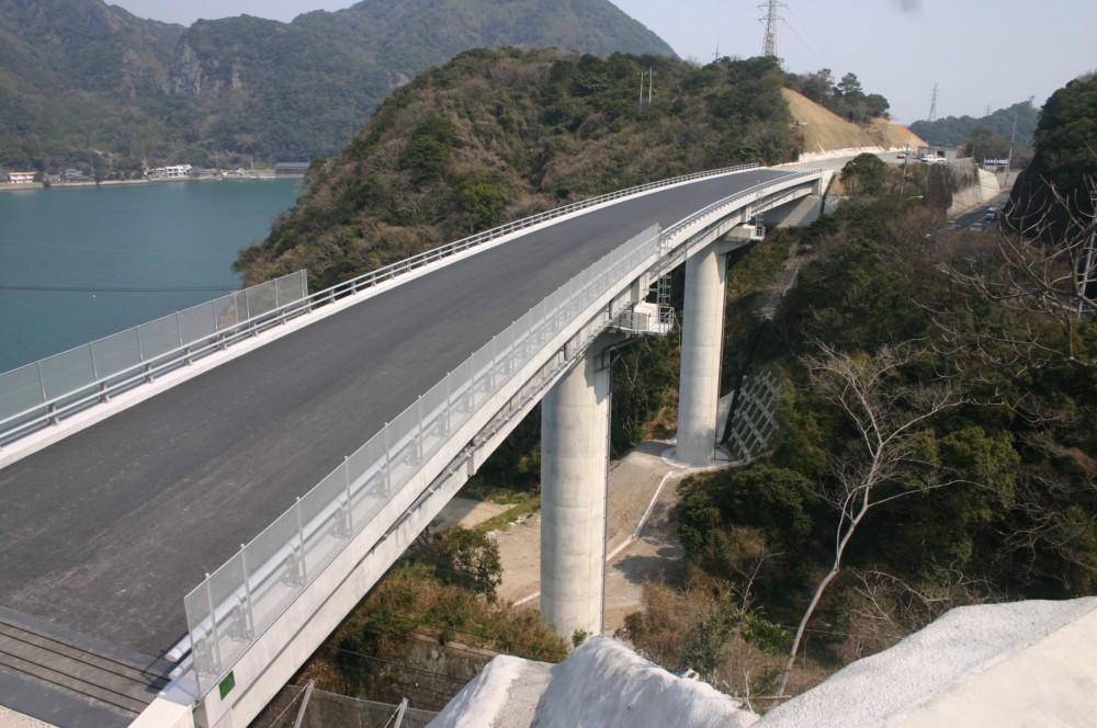 掛軸 矢野鐡山(矢野鉄山)『九里峡霖雨図 熊野川』絹本 共箱付