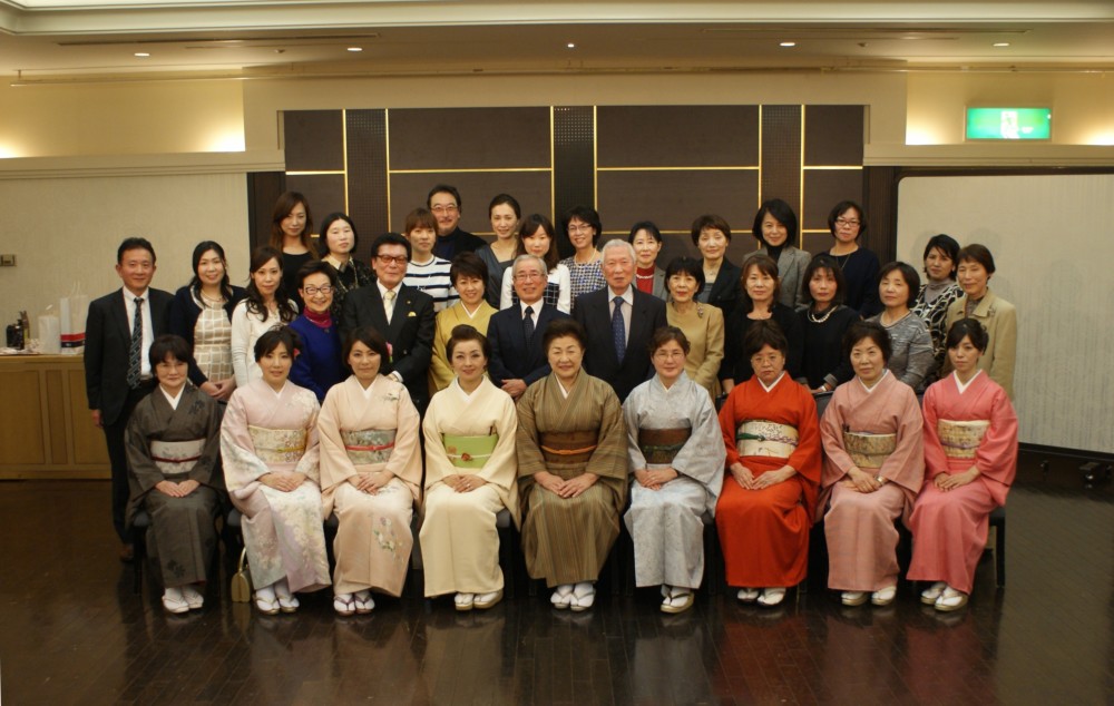 約40人集まり江戸懐石近茶流料理教室の新年会…鈴の家｜くま経 フォト