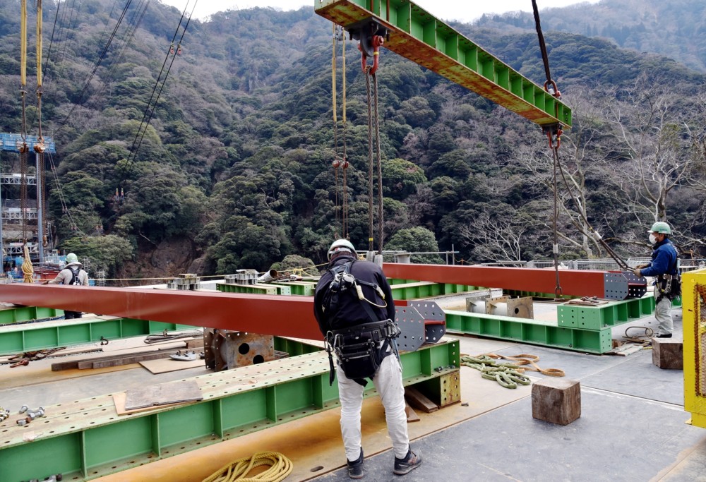23年夏全線開通へ架け替え急ピッチ・・・南阿蘇鉄道 第一白川