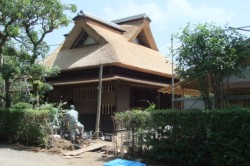 9���������Ɍ����A���z���́u�Í��`���̊ԁv