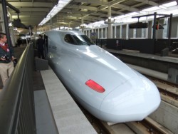 �F�{�w�ɓ��������V�����ԗ��i�m�V�O�O�n�j