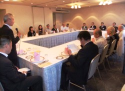 ���25�l���o�Ȃ����F���L�u�̉�̑���