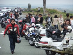 �o�C�N��Y���������X�Ƃ���ė����ϕ�x�e���O