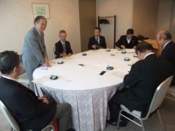 ������̊����󋵂�b���������F���L�u�̉������