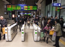 �֐��⒆�����ʂ���̋q���������V�����E�F�{�w