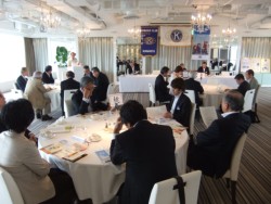 35�l�̉�����o�Ȃ����F�{�L���j�X�N���u6�����