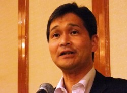 �u���͒��S�s�X�n�̍ăf�U�C���v�ƌ��K�R�s��