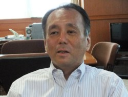 �u�i�C�͊ɂ₩�Ɏ��������Ă���v�ƌ��r�c�ǒ�