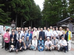 ����R��K�ꂽ���{�n��L���j�X�N���u�̃����o�[