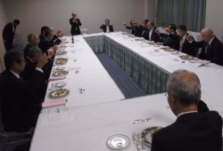 ����F���(�����p)�̉����Ŋ��t������