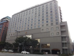 �����s������̃z�e�����q����