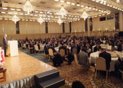 ��520�l���o�Ȃ����u�ӂ������o�ρv���Z�v�V����