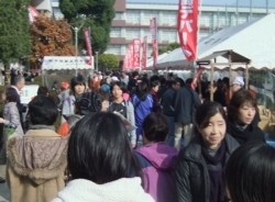 �吨�̋q�œ��키�F���f�p�[�g(��O���)