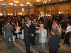 ��800�l���o�Ȃ����F���E�q�j�j�̍����V�N��