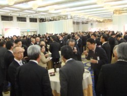 �e���r�ǂ̎В����600�l���Q�������d�ʂ̐V�N��