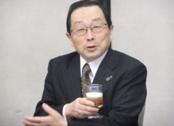 ��Ԃɓ������A���t�̉��������鏬��w��