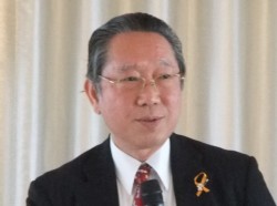 �_���ƂƂ��Ɉ��A����R���i�敛�(�ٌ�m)