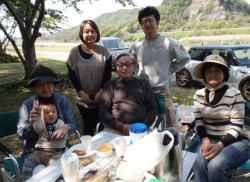 �����ƁA�]���ƁA���j�Ƒ�(�Îu�c�͐����)