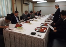 �u�ŋ߂̊�ƌo�c�̏󋵁v��������鏼��(�E)