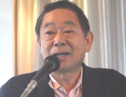 �u�����邩���ʂ��̓����𑱂����v�ƌ��͖�`�s����