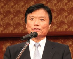 �u�I�����_�[�����ւ��T4�ւɁv�ƌ�鏬��m�m��