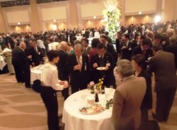 �o�ϐl���800�l���Q�������F���E�q�j�j�̐V�t����