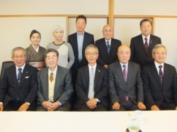 �F������������ɏo�Ȃ���10�l�̃����o�[