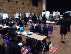 ��w��200�l�]�肪�Q������2���A�E�Z�~�i�[