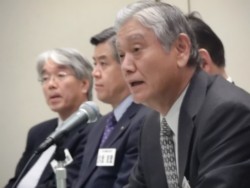 ��\�����Ƃ��Ĉ��A����b�㗲������s����(�E)