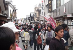 �������Ԃ��悤�Ȑl�o�̈ɐ��_�{�O���X�X