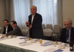 ��Ԃɓ������A���t�̉����������i�E��i�g�