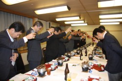 �����17�l���o�Ȃ����J�����F�{�o�ϐl���k��