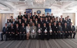 2��3�����ɏo�Ȃ����F�{�L���j�X�N���u�̃����o�[