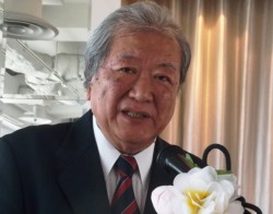 �u�Ȃ��A�F�{�����N�r�\�v�t���ɑI�΂ꂽ���v�Ɗ}�