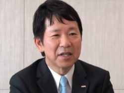 �u�����E�V��Ђ̎Ј���2800�l�v�ƌ��R�{�a���В�