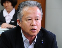 �u1000�l�K�͂̎Q����ڕW�Ɂv�ƈ��A�����c�ψ���