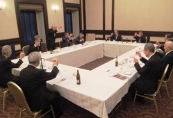 �Ė��O�V��̉����Ŋ��t�����������̃����o�[