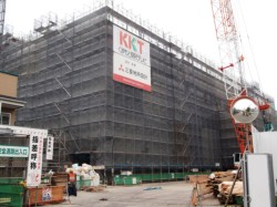 �O�s���قڏo���オ�����F�{�����e���r�̐V�Љ�