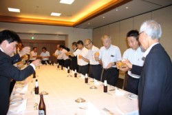 �����В�(��)�̉����Ŋ��t���邭�܂��ƌo�ς̊����Ј�