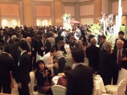 �b�㓪����700�l���o�Ȃ����F���E�q�j�j�V�t����