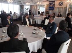 ���50�l���o�Ȃ����F�{�L���j�X�N���u�̐V�N���