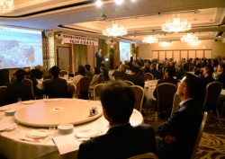 �w����o�ϓ��F��ƌF�哯�F��̍����V�N���