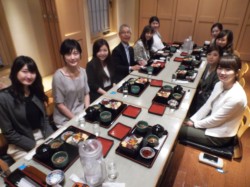 ���q���11�l�B������͒ÁA����A����A�����A�����A�X�A���сA�R��(��)�A�R��(��)�A�Ԏ�����