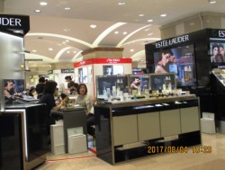 時計 宝飾品などの売り上げが好調 鶴屋百貨店の関浩副社長 デジカメレポート くまもと経済