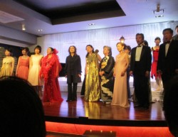 ����20�l���o�������j���[�C���[�E�I�y���t�F�X�e�B�o��