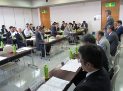 ���H��c���ƌo�ϓ��F��̓s�s�헪�����ψ���