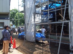 �؎R�_�{�{�a�̉�̍H������B���̓e���r�J�����}��