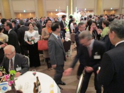 �o�ϐl���700�l���Q�������F���ERKK�V�t����