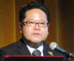 �u�F�{��`�̎�_�̓A�N�Z�X�v�ƌ��R�쐴������